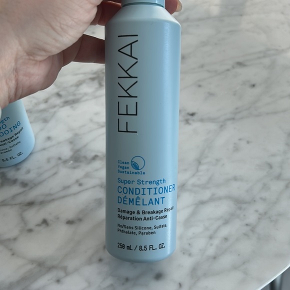 Brand new shampoo and conditioner Fekkai super strength - Picture 4 of 5